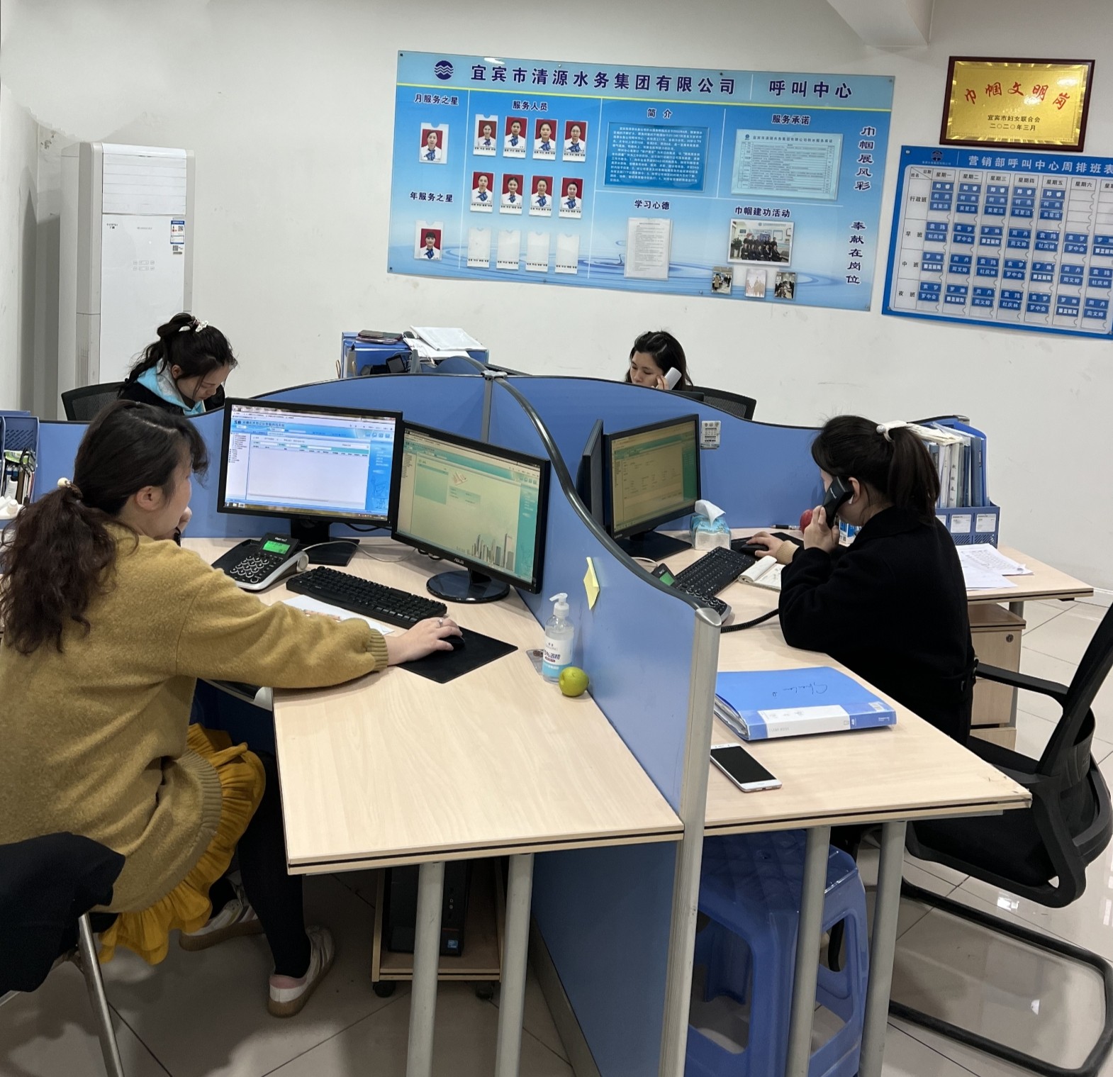 致敬半邊天，熱線崗位展風(fēng)采
